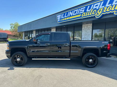 Used 2015 Chevrolet Silverado 3500 LT w/ LT Convenience Package AWD/4WD image 4