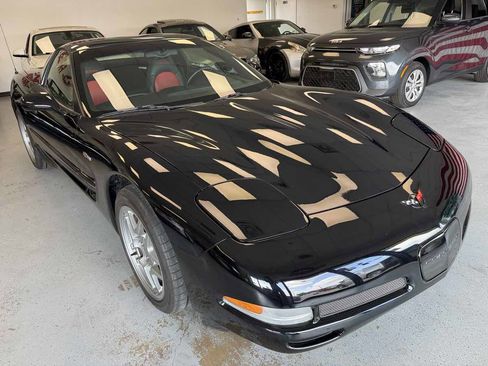 Used 2002 Chevrolet Corvette Z06 w/ Memory Pkg RWD image 7