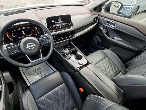 Used 2022 Nissan Rogue Platinum w/ Head-Up Display Package AWD/4WD image 19