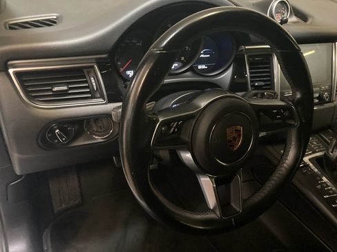 Used 2017 Porsche Macan AWD/4WD image 27