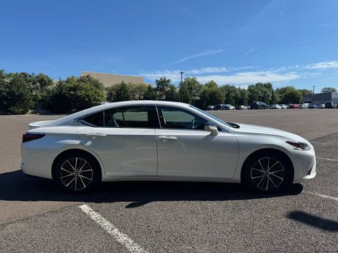 Used 2025 Lexus ES 350 w/ Premium Package FWD image 5
