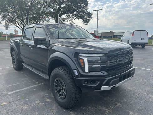 Used 2026 Ford F150 Raptor AWD/4WD image 3