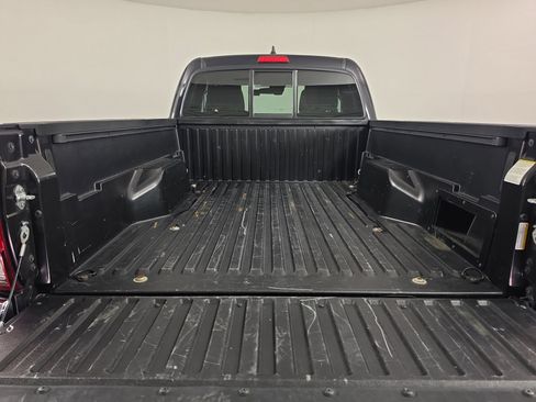 Used 2022 Toyota Tacoma SR5 w/ SR5 Appearance Package (SM) RWD image 11