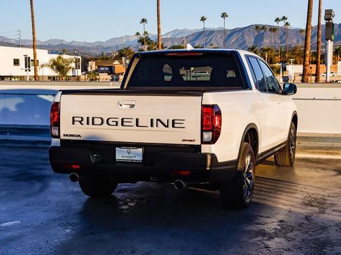 Used 2025 Honda Ridgeline Sport image 9