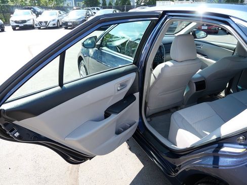 Used 2016 Toyota Camry LE FWD image 28