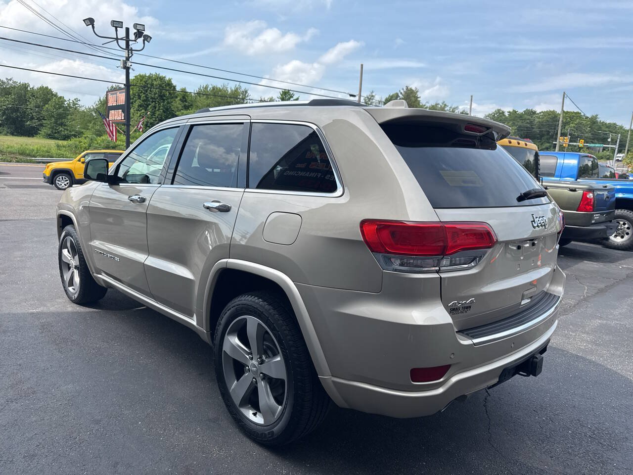 Used 2014 Jeep Grand Cherokee Overland w/ Advanced Technology Group AWD/4WD image 6