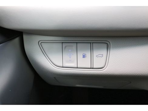 Used 2026 Genesis G70 2.5T RWD image 21