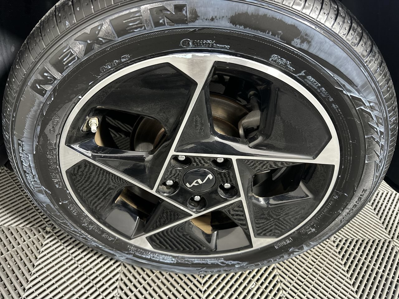 Certified 2025 Kia Soul EX FWD image 21