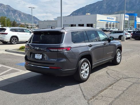 Used 2023 Jeep Grand Cherokee L Limited w/ Luxury Tech Group II AWD/4WD image 3