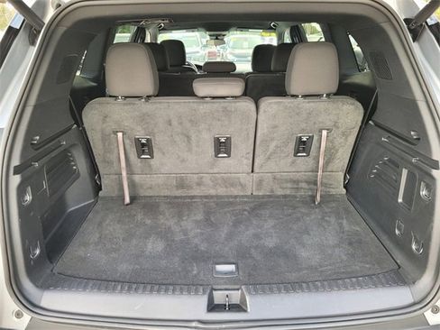 Used 2025 GMC Acadia Elevation image 23