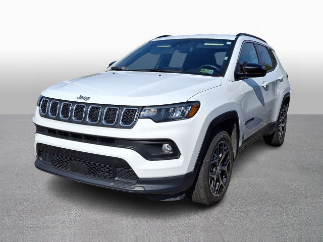 Used 2024 Jeep Compass Latitude AWD/4WD image 1