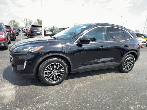 Used 2022 Ford Escape Titanium w/ Titanium Premium Package FWD image 4