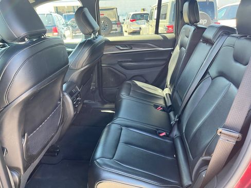 Certified 2024 Jeep Grand Cherokee Limited AWD/4WD image 28