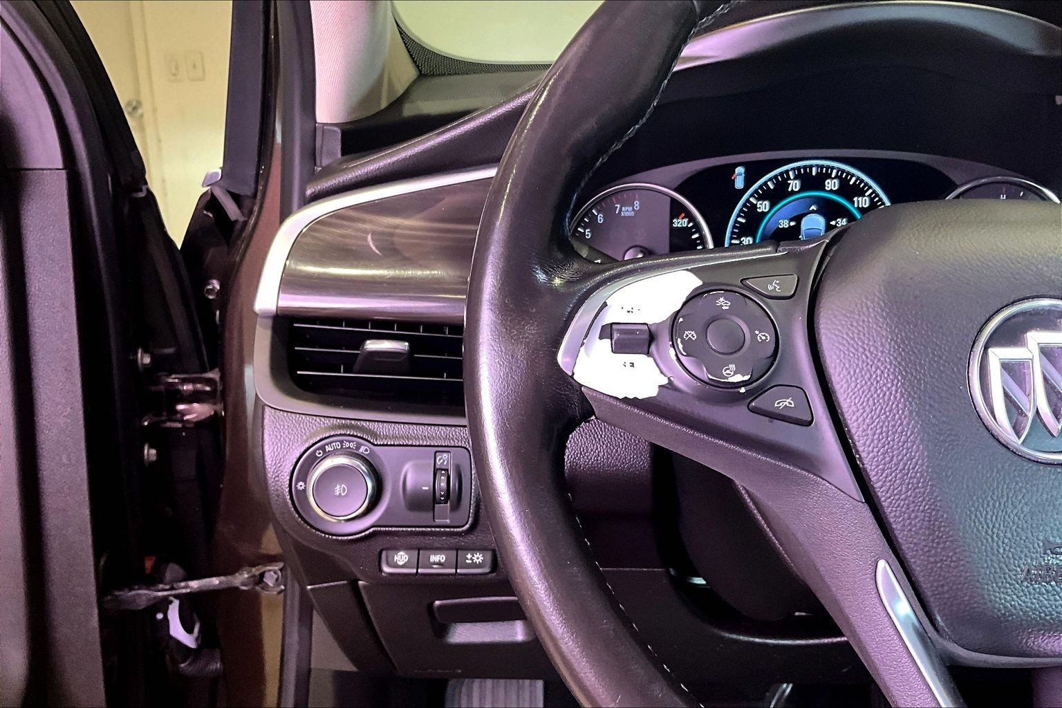 Used 2020 Buick Envision Premium w/ Driver Confidence Package AWD/4WD image 12