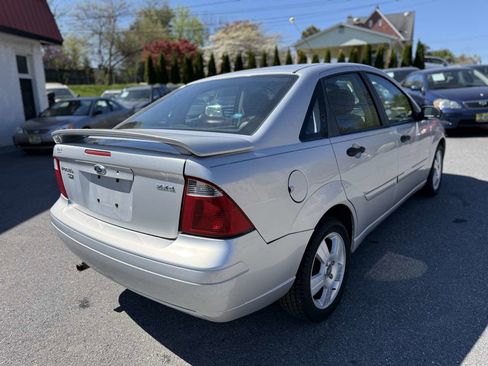 Used 2006 Ford Focus SES FWD image 7