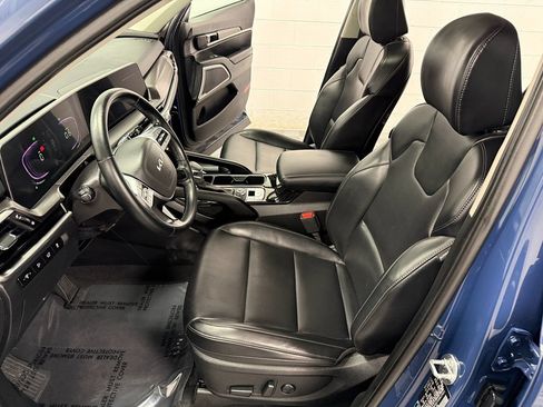 Used 2025 Kia Telluride S AWD/4WD image 10