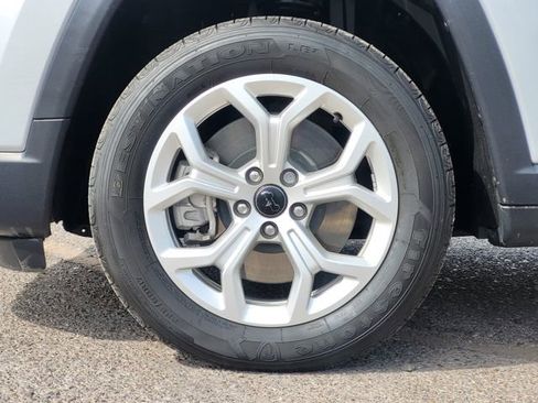 Used 2025 Jeep Compass Sport w/ Mopar Graphics Package image 7