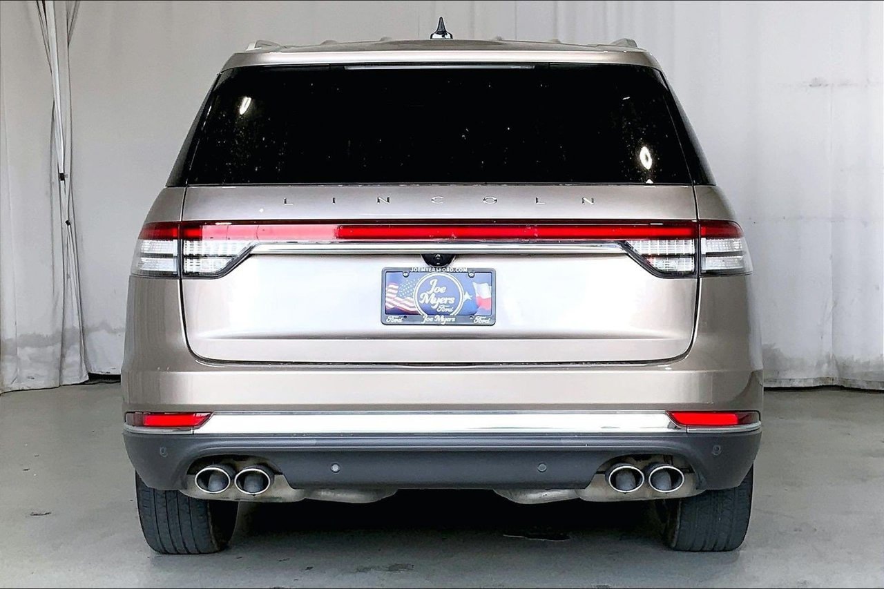 Used 2021 Lincoln Aviator 2WD image 4