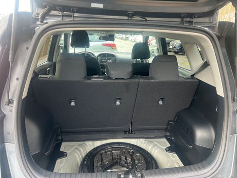 Used 2025 Kia Soul LX w/ LX Technology Package FWD image 27
