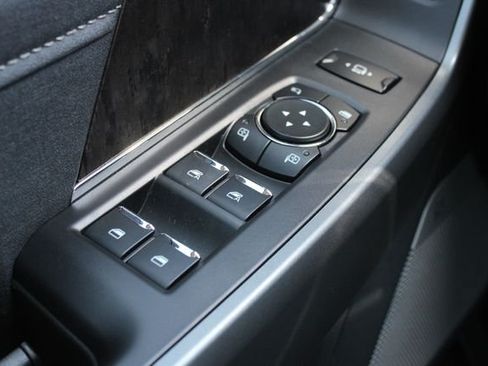 New 2026 Ford F250 Lariat w/ Black Appearance Package AWD/4WD image 7