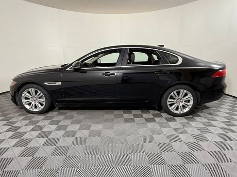 Used 2017 Jaguar XF Premium AWD/4WD image 2