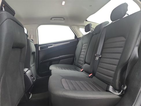 Used 2020 Ford Fusion SE image 21