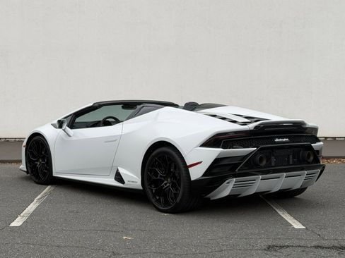 Used 2024 Lamborghini Huracan EVO image 8