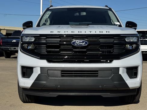 New 2025 Ford Expedition Active image 5