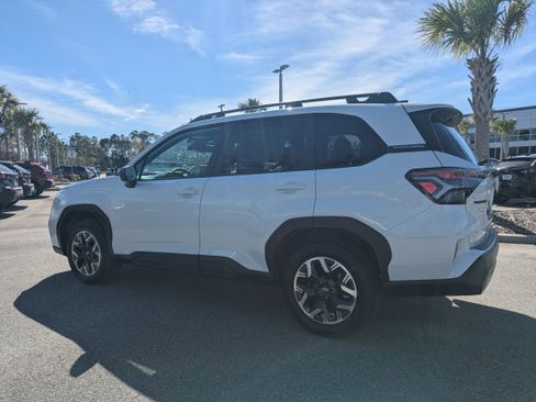 Used 2026 Subaru Forester Premium AWD/4WD image 6
