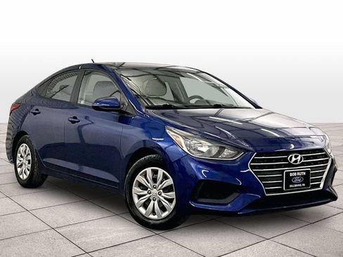 Used 2021 Hyundai Accent SE FWD image 3
