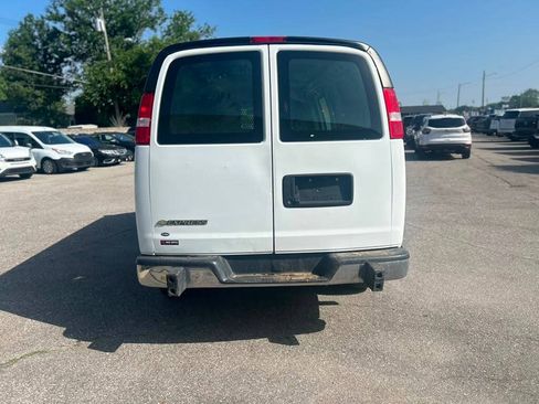 Used 2022 Chevrolet Express 2500 w/ Driver Convenience Package RWD image 6