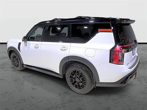 Used 2025 Nissan Armada PRO-4X AWD/4WD image 2