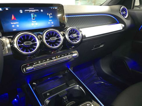 Certified 2026 Mercedes-Benz GLB 250 4MATIC image 33