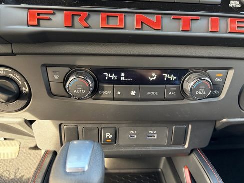 Used 2025 Nissan Frontier PRO-4X image 13