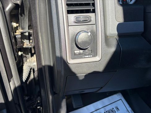 Used 2016 RAM 2500 Tradesman w/ Chrome Appearance Group image 26