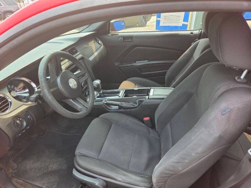 Used 2011 Ford Mustang Coupe w/ 101A Rapid Spec Order Code RWD image 7