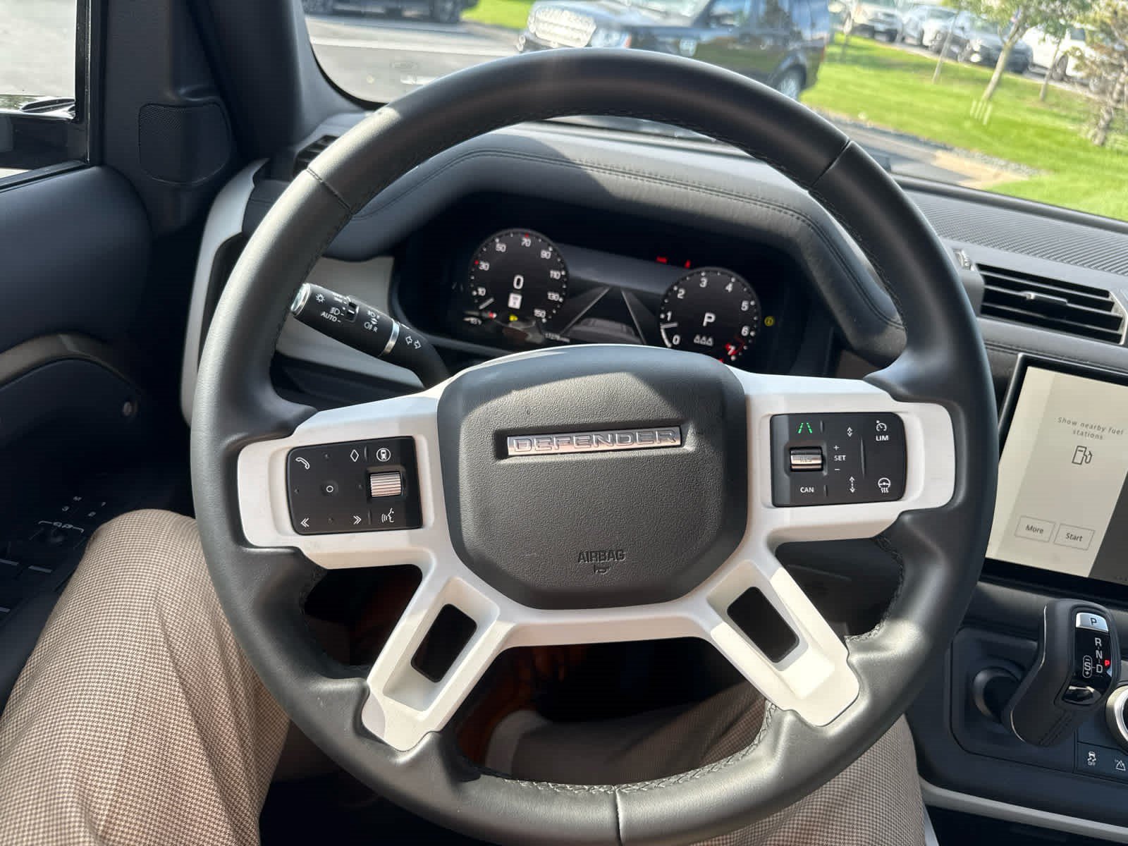 Used 2025 Land Rover Defender 110 S AWD/4WD image 18