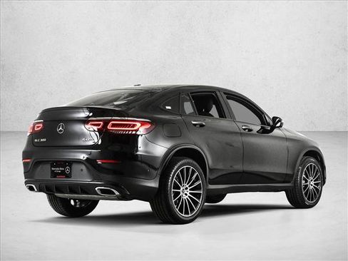 Used 2022 Mercedes-Benz GLC 300 4MATIC Coupe image 5