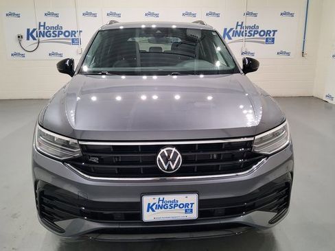 Used 2024 Volkswagen Tiguan SE R-Line image 11