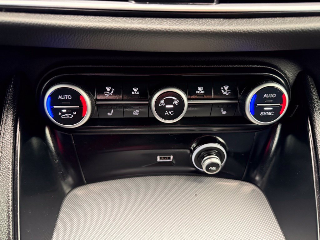 New 2025 Alfa Romeo Stelvio Sprint w/ Convenience Package AWD/4WD image 35
