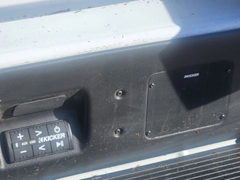 Used 2022 Chevrolet Silverado 1500 LTZ w/ LTZ Premium Package image 11