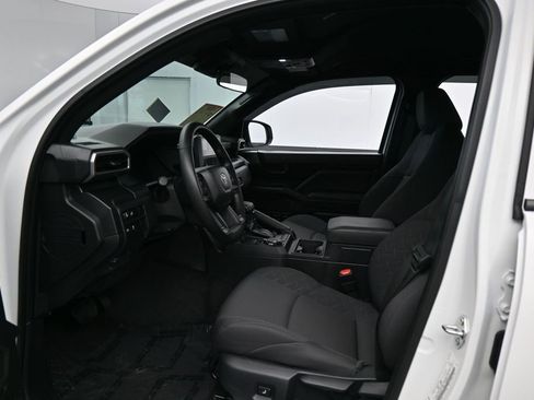 Used 2024 Toyota Tacoma SR AWD/4WD image 11