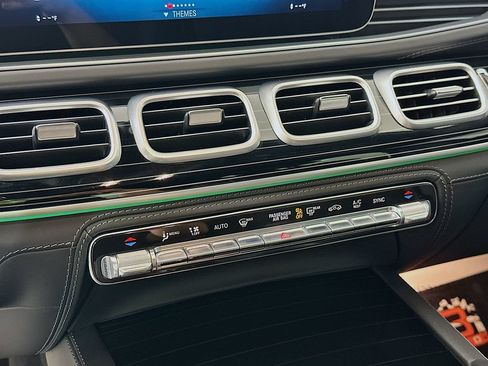 Used 2023 Mercedes-Benz Maybach GLS 600 4MATIC image 13