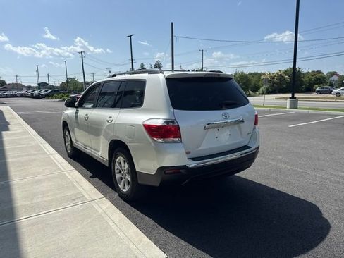 Used 2012 Toyota Highlander SE w/ Tow Pkg AWD/4WD image 5