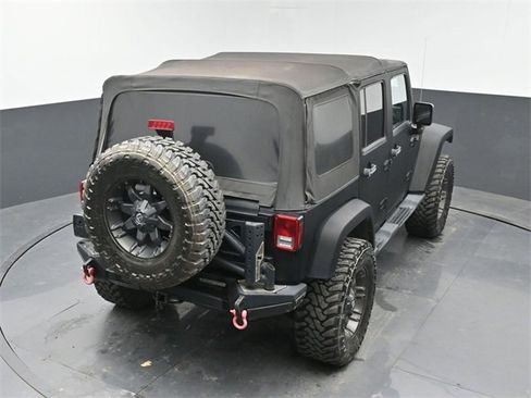 Used 2012 Jeep Wrangler Unlimited Sahara image 29