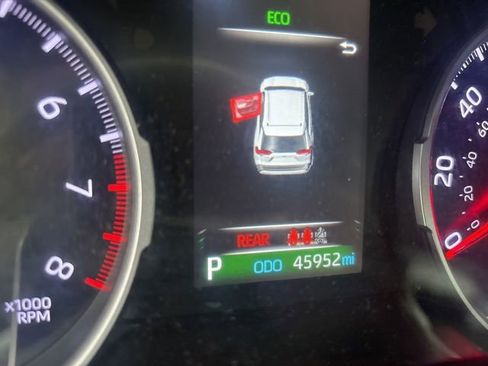 Used 2022 Toyota RAV4 LE FWD image 4