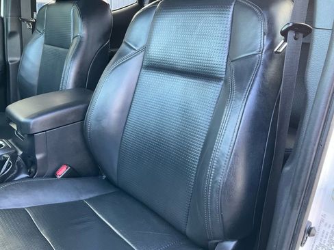 Used 2019 Toyota Tacoma TRD Off-Road w/ TRD Premium Off Road Package image 16