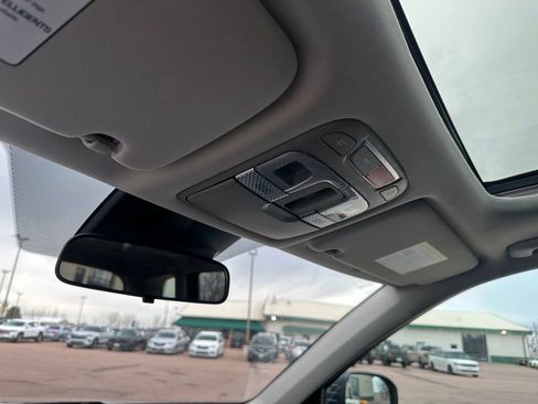 Used 2025 Kia Telluride S image 19