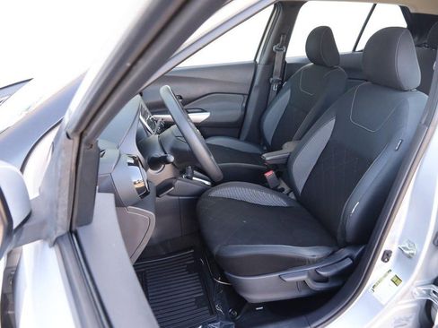 Used 2020 Nissan Kicks SV FWD image 8