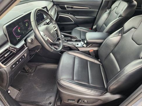 Used 2025 Kia Telluride S FWD image 13